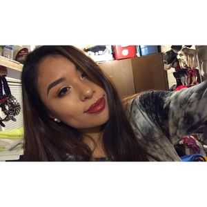 Meet your Posher, Tania